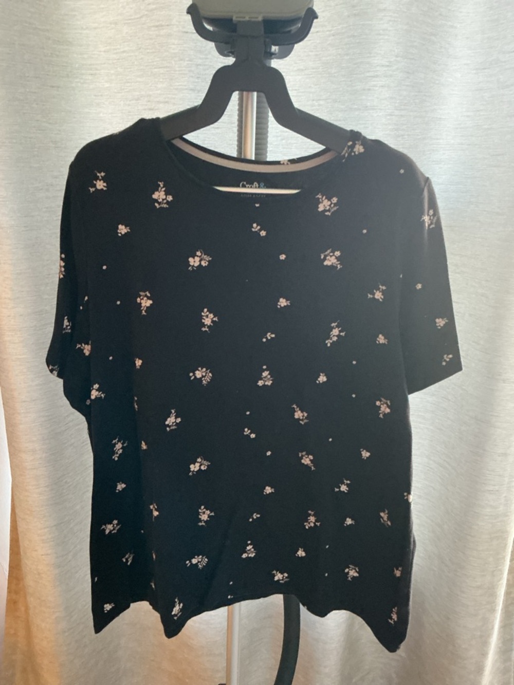 Croft & Barrow Black Ditsy Floral "The Classic Tee" - 1X